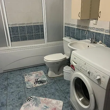 Red White Daire *